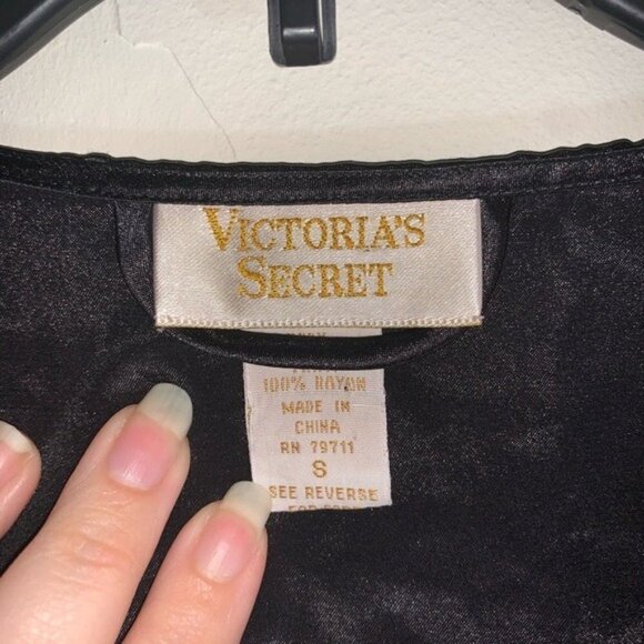 Victoria’s Secret Gold Label Open Front Black Satin Robe Small - Picture 5 of 8